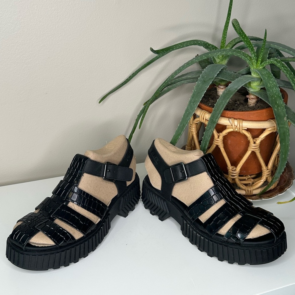 SOREL ONA Streetworks Fisherman Mid Sandal | Black Croc Embossed | Women’s 8 New - Picture 3 of 13